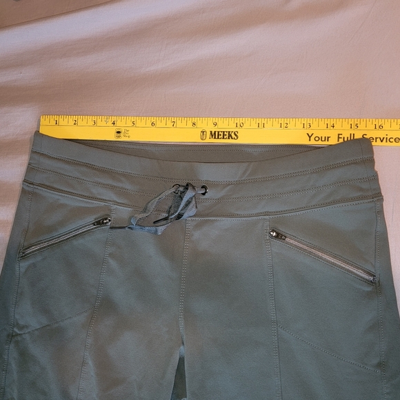 Athleta Zip Pocket Capri Pants - Picture 13 of 13